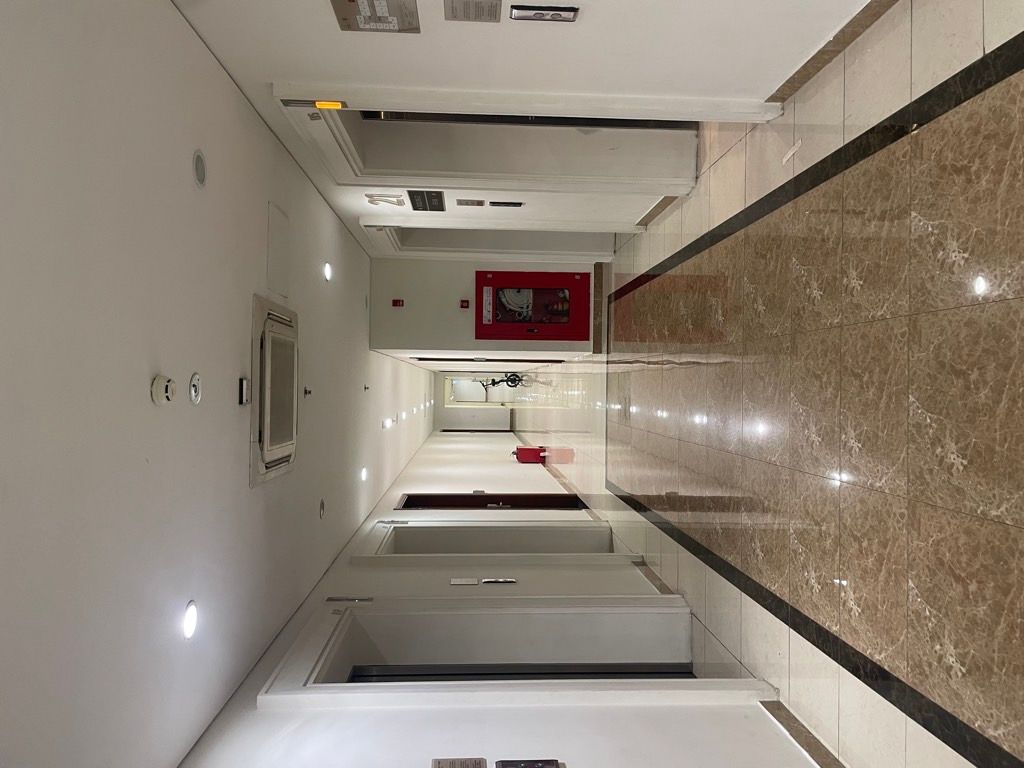 Bán nhà Minh Khai - diện tích 69m2 21 tầng - Lô góc 2 ban công - giá 13 tỷ