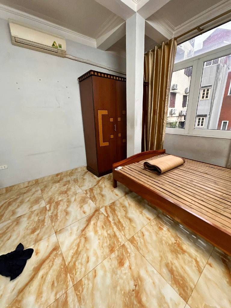 Bán nhà Văn Chương - diện tích 13,1m2 6 tầng - MẶT NGÕ Ô TÔ QUA NHÀ - giá 6,35 tỷ