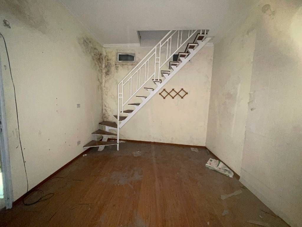 Bán nhà Ngõ Tô Hoàng - diện tích 25m2 3 tầng - Gần ô tô - giá 5,98 tỷ