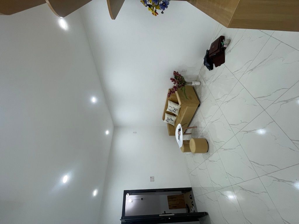 Bán nhà Phố 8/3 - diện tích 60m2 1 tầng - Ô tô đỗ chân cầu thang - giá 3,5 tỷ