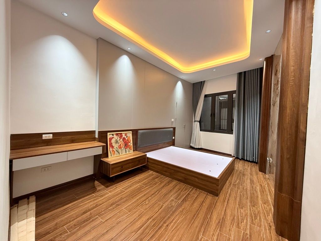 Bán nhà Ngõ Chợ Khâm Thiên - diện tích 32m2 6 tầng - Lô góc, thang máy - giá 9,8 tỷ