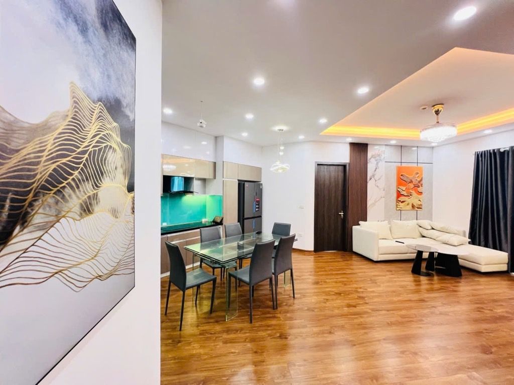 Bán nhà Nguyễn Chí Thanh - diện tích 120m2 11 tầng - Vị trí trung tâm, gần các trường Đại Học - giá 11,3 tỷ