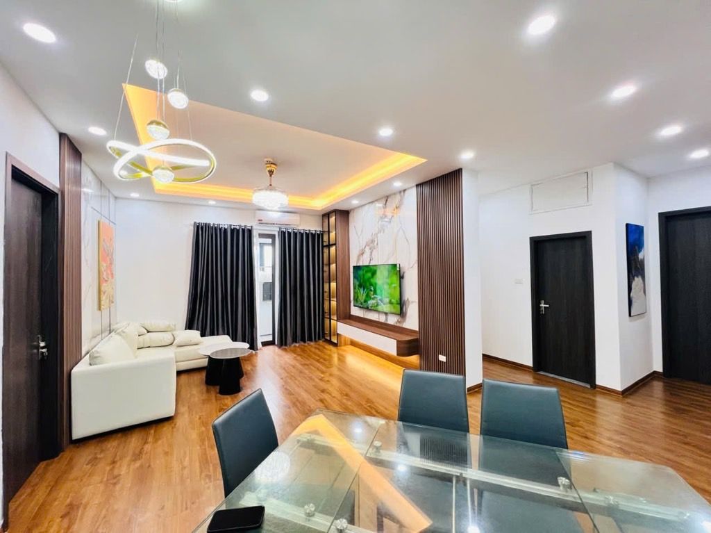 Bán nhà Nguyễn Chí Thanh - diện tích 120m2 11 tầng - Vị trí trung tâm, gần các trường Đại Học - giá 11,3 tỷ