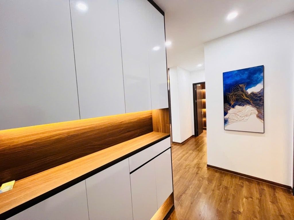 Bán nhà Nguyễn Chí Thanh - diện tích 120m2 11 tầng - Vị trí trung tâm, gần các trường Đại Học - giá 11,3 tỷ