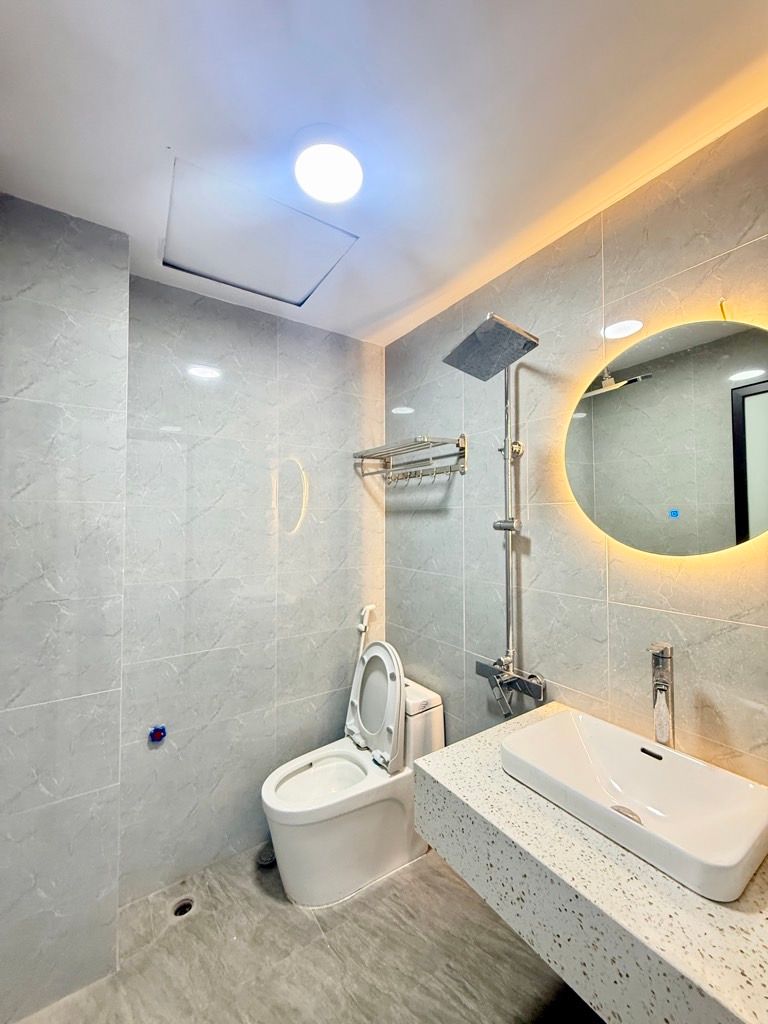 Bán nhà Hoàng Mai - diện tích 43m2 4 tầng - Lô góc, ô tô đỗ cổng - giá 8,5 tỷ