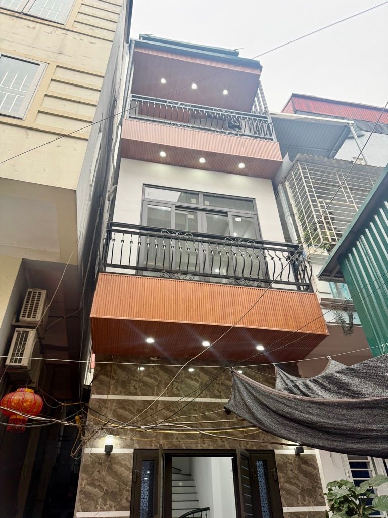 Bán nhà Hoàng Mai - diện tích 43m2 4 tầng - Lô góc, ô tô đỗ cổng - giá 8,5 tỷ