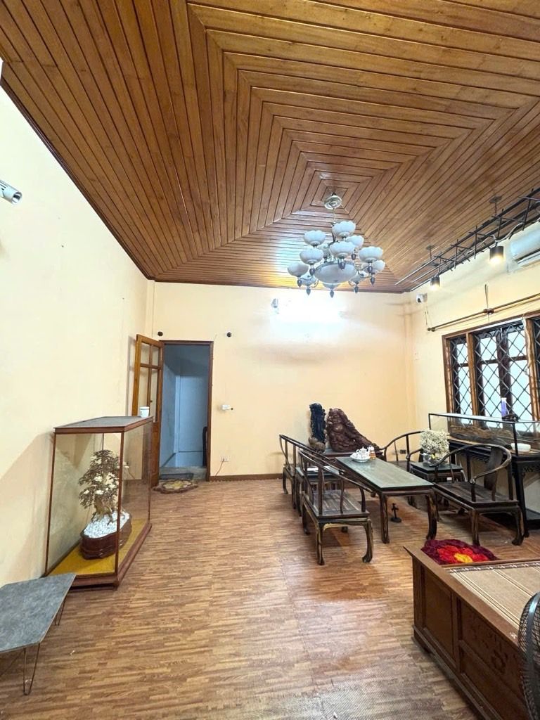 Bán nhà Hoàng Mai - diện tích 51m2 4 tầng - Lô góc, ô tô tránh - giá 14,9 tỷ