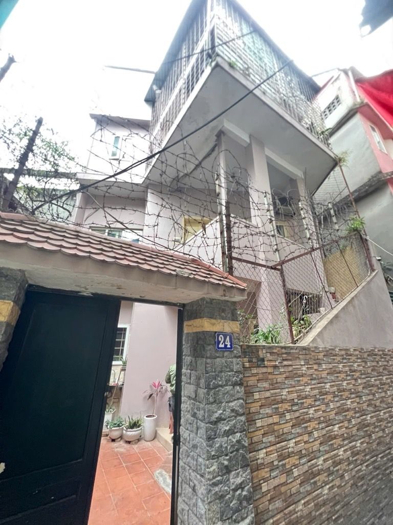 Bán nhà Đông Tác - diện tích 75m2 3 tầng - Ngõ thông, 3 gác tránh - giá 20 tỷ