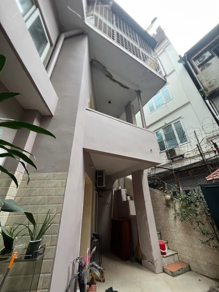 Bán nhà Đông Tác - diện tích 75m2 3 tầng - Ngõ thông, 3 gác tránh - giá 20 tỷ