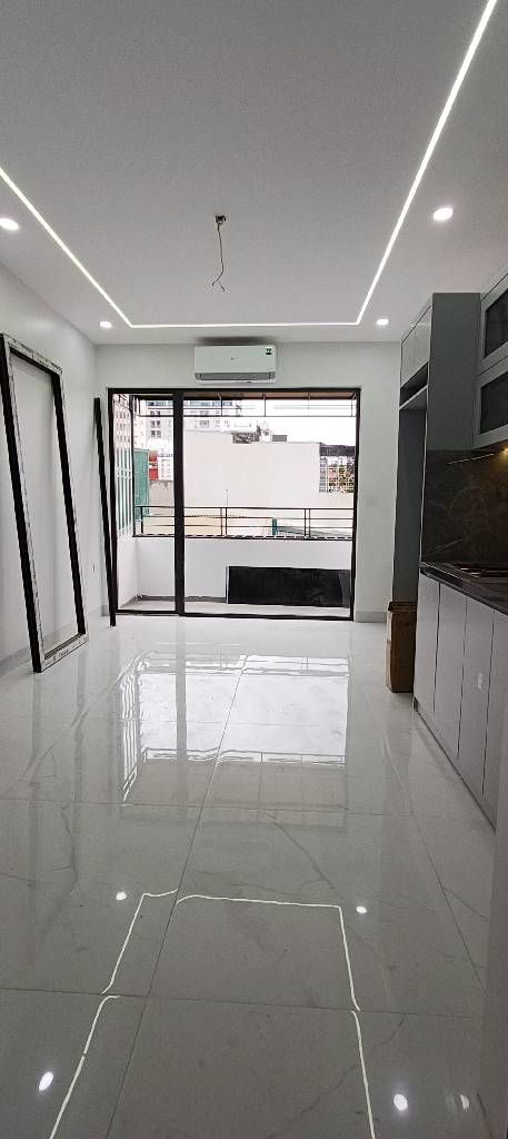 Bán nhà Tân Mai - diện tích 26m2 6 tầng - Ô TÔ ĐỖ CỬA - giá 9,8 tỷ