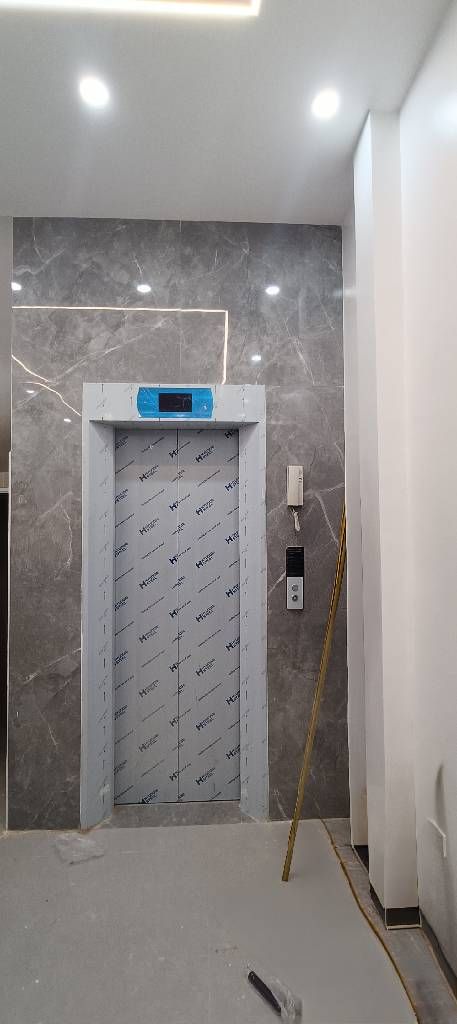 Bán nhà Tân Mai - diện tích 26m2 6 tầng - Ô TÔ ĐỖ CỬA - giá 9,8 tỷ