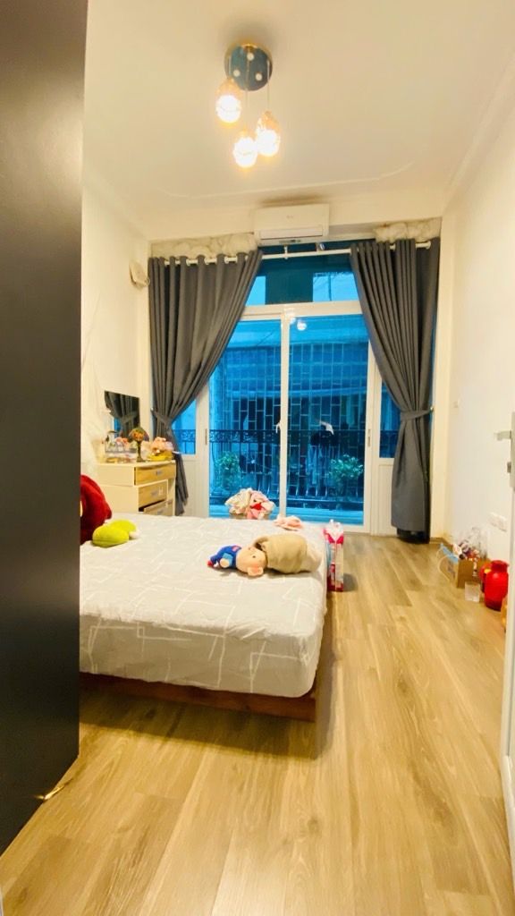 Bán nhà Tôn Đức Thắng - diện tích 24.1m2 5 tầng - Nhà đẹp dân xây, nở hậu - giá 8,5 tỷ