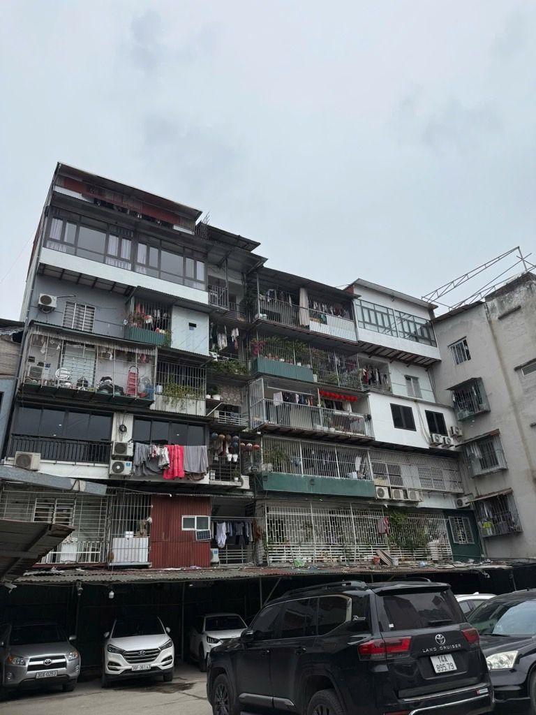 Bán nhà Trần Quang Diệu - diện tích 60m2 5 tầng - Ô tô đỗ cổng - giá 2 tỷ