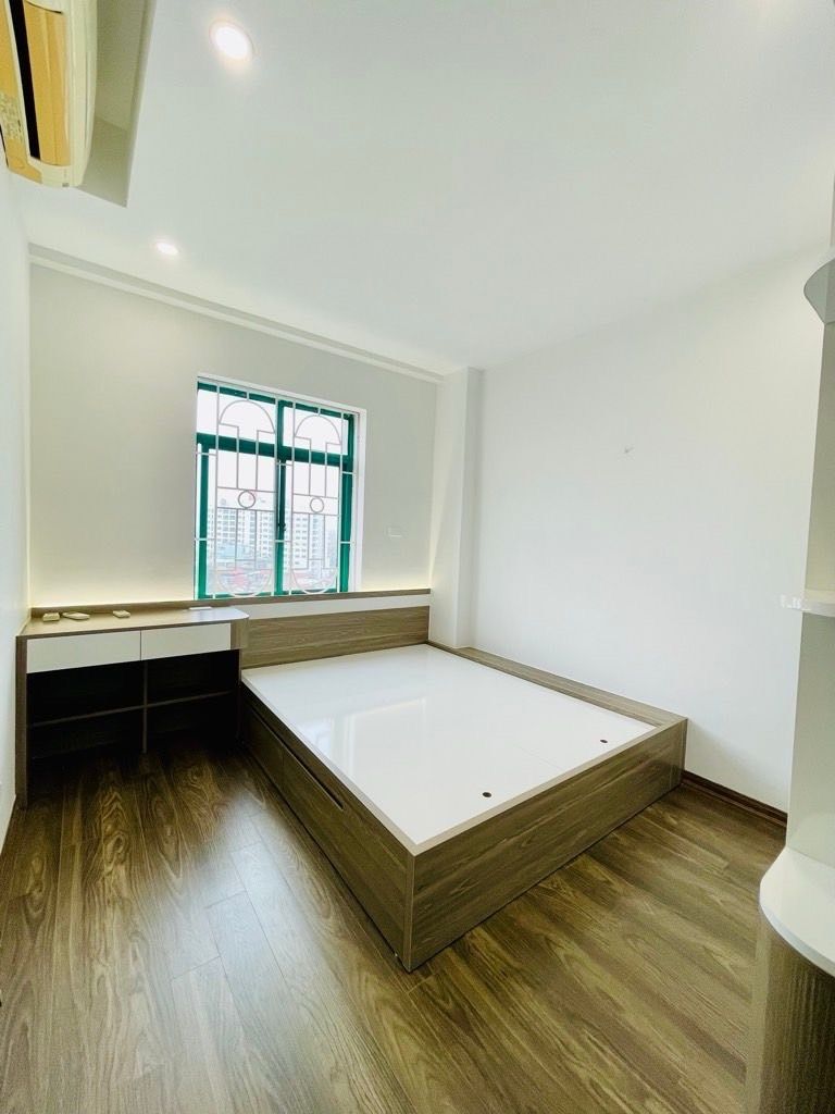 Bán nhà Định Công - diện tích 68.7m2 1 tầng - Chung cư CT9 - giá 5,7 tỷ