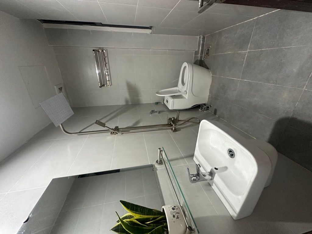 Bán nhà Nguyễn Quý Đức - diện tích 85m2 6 tầng - Mặt ngõ ô tô thông - giá 23,2 tỷ