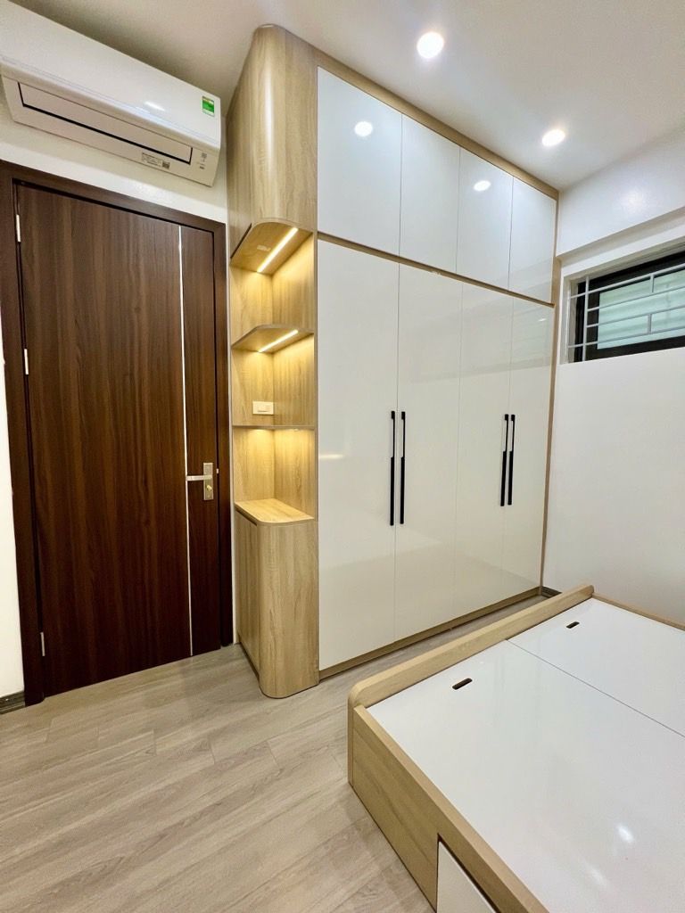 Bán nhà Toà Nơ 8 - diện tích 82.7m2 1 tầng - Căn góc full nội thất - giá 6,1 tỷ