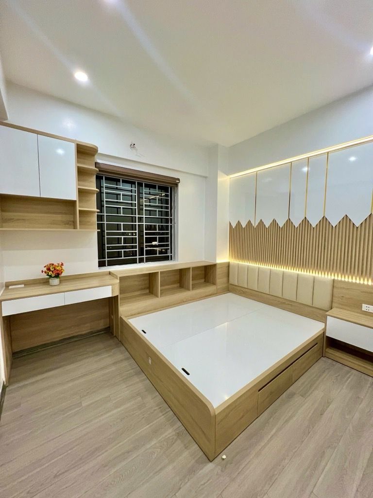 Bán nhà Toà Nơ 8 - diện tích 82.7m2 1 tầng - Căn góc full nội thất - giá 6,1 tỷ