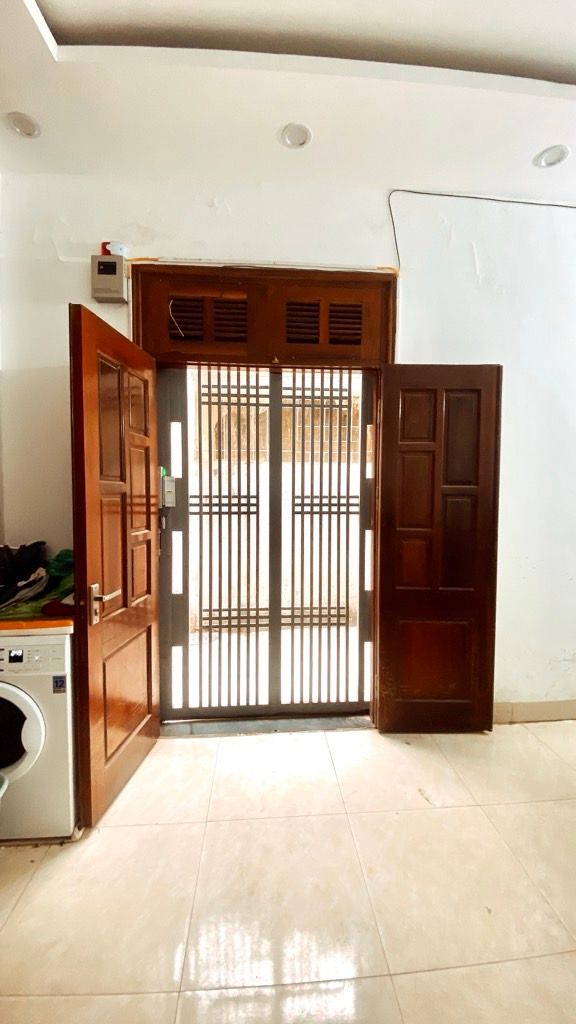 Bán nhà Nguyễn Khoái - diện tích 69.5m2 4 tầng - Mặt ngõ lô góc - giá 7.2 tỷ