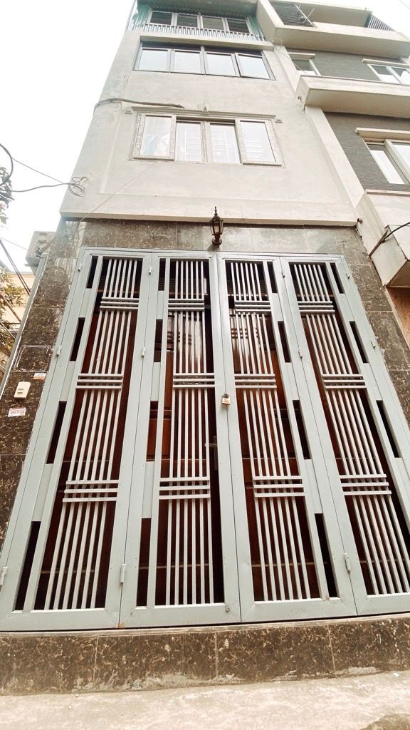 Bán nhà Nguyễn Khoái - diện tích 69.5m2 4 tầng - Mặt ngõ lô góc - giá 7.2 tỷ