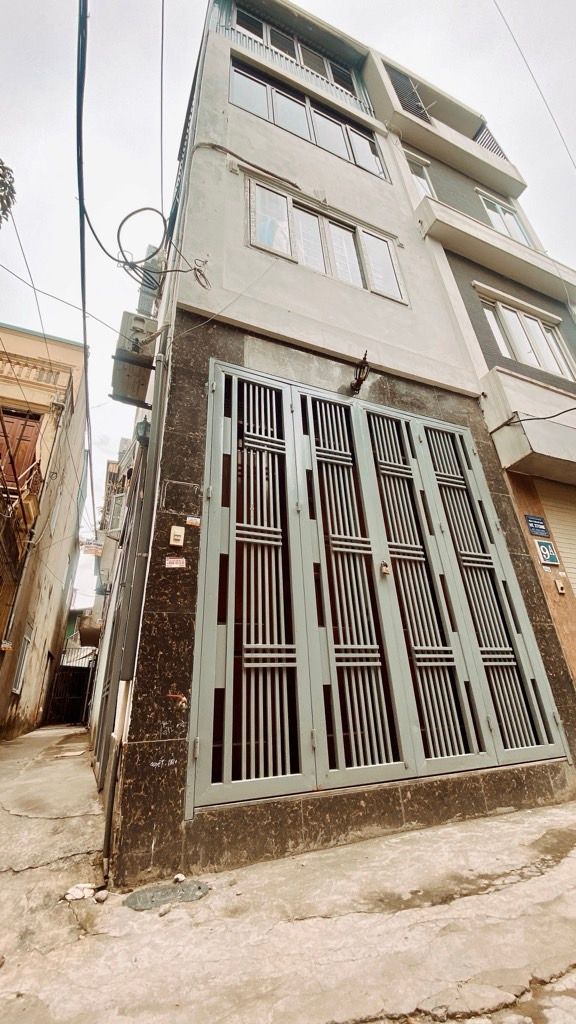 Bán nhà Nguyễn Khoái - diện tích 69.5m2 4 tầng - Mặt ngõ lô góc - giá 7.2 tỷ