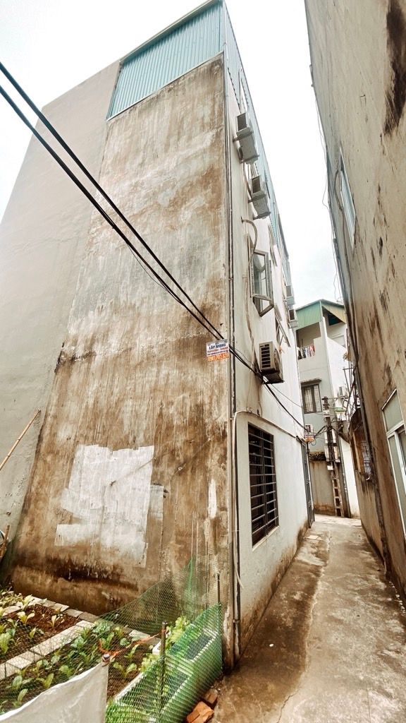 Bán nhà Nguyễn Khoái - diện tích 69.5m2 4 tầng - Mặt ngõ lô góc - giá 7.2 tỷ