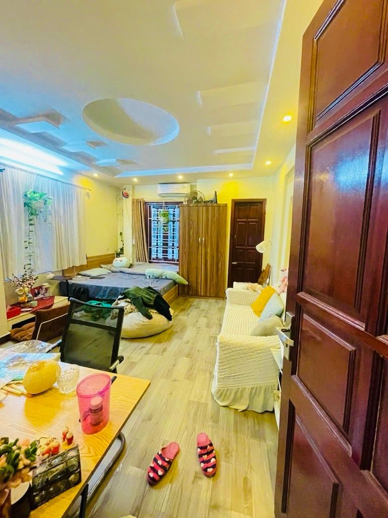 Bán nhà Hoàng Mai - diện tích 39m2 5 tầng - Lô góc thoáng sáng - giá 10,9 tỷ