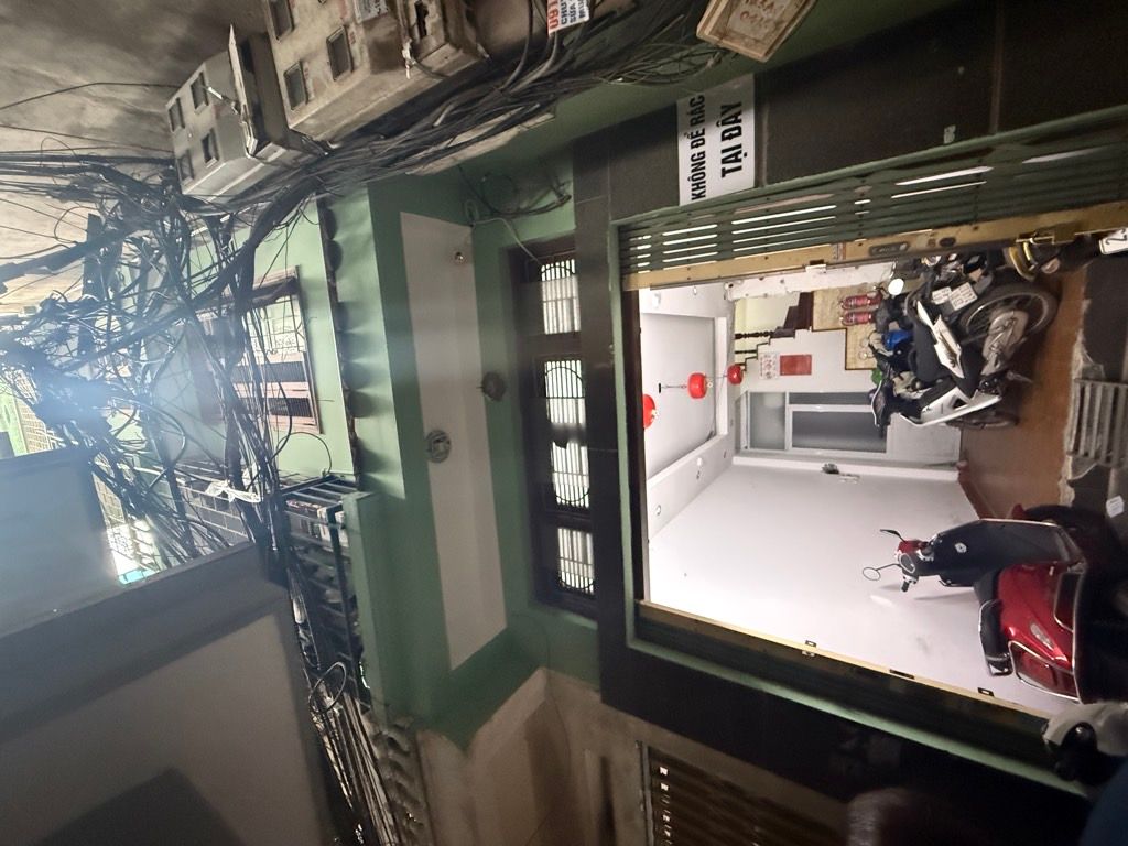 Bán nhà Trường Chinh - diện tích 31,9m2 5 tầng - Nhà cho thuê 300 triệu/năm - giá 5 tỷ