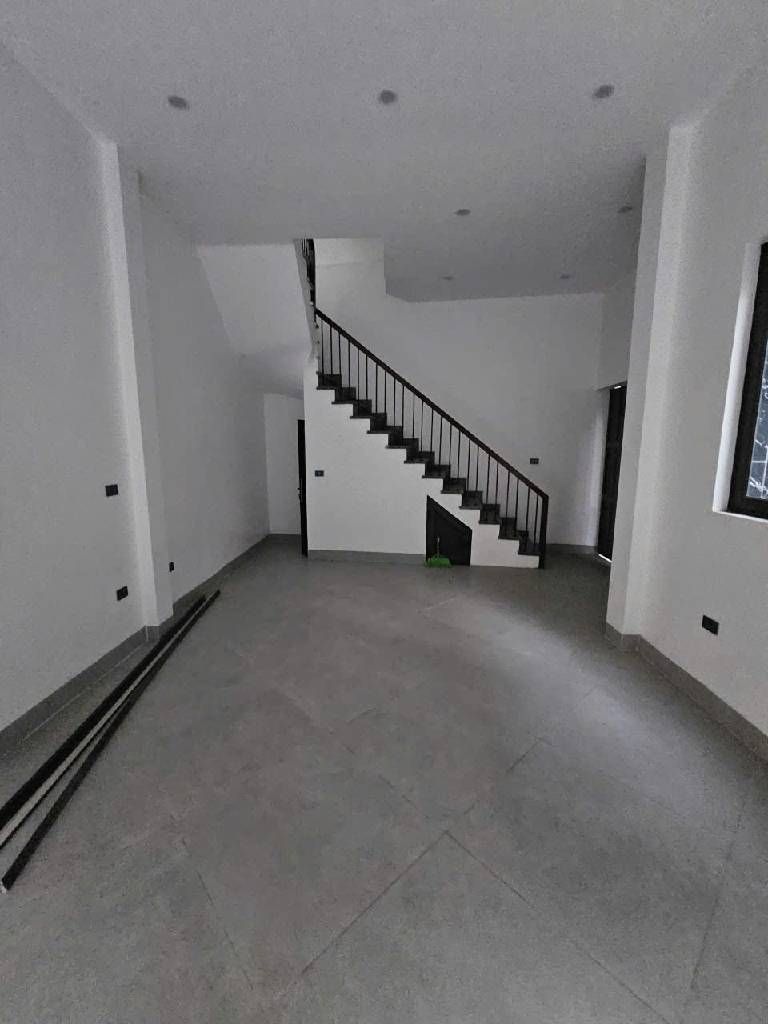 Bán nhà Lĩnh Nam - diện tích 37m2 5 tầng - Lô góc thoáng sáng - giá 11,5 tỷ