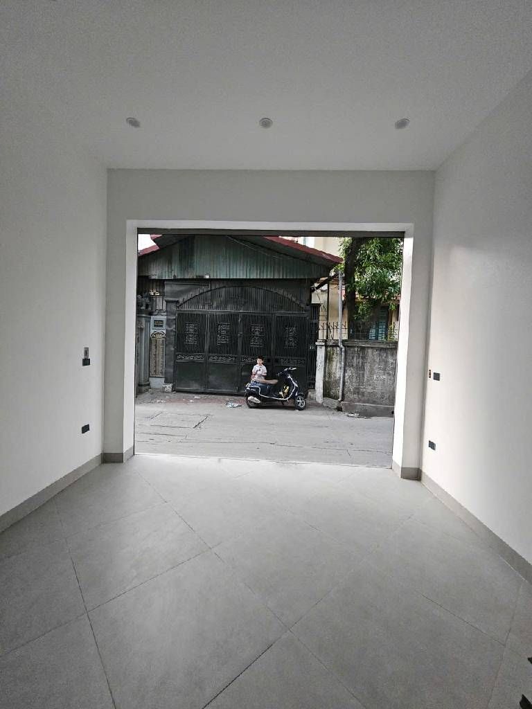 Bán nhà Lĩnh Nam - diện tích 37m2 5 tầng - Lô góc thoáng sáng - giá 11,5 tỷ