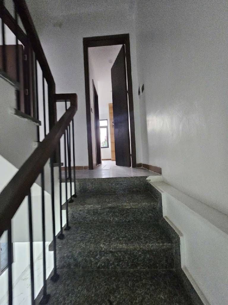 Bán nhà Lĩnh Nam - diện tích 37m2 5 tầng - Lô góc thoáng sáng - giá 11,5 tỷ