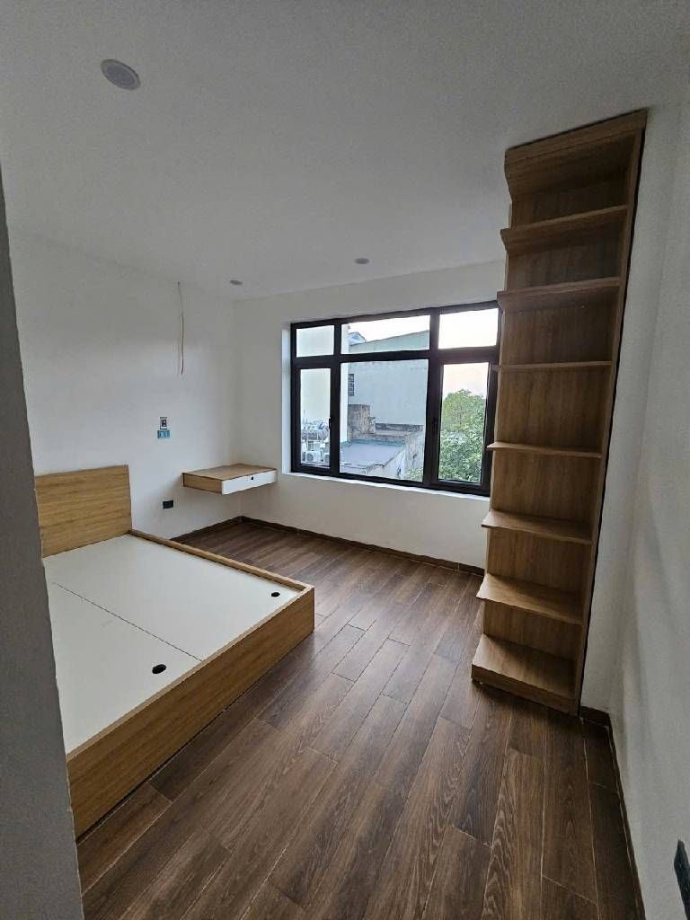 Bán nhà Lĩnh Nam - diện tích 37m2 5 tầng - Lô góc thoáng sáng - giá 11,5 tỷ