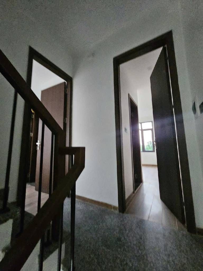 Bán nhà Lĩnh Nam - diện tích 37m2 5 tầng - Lô góc thoáng sáng - giá 11,5 tỷ