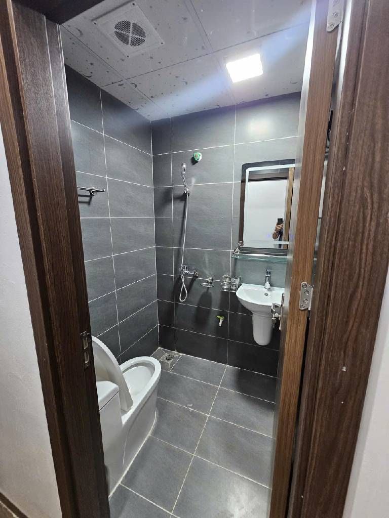 Bán nhà Lĩnh Nam - diện tích 37m2 5 tầng - Lô góc thoáng sáng - giá 11,5 tỷ