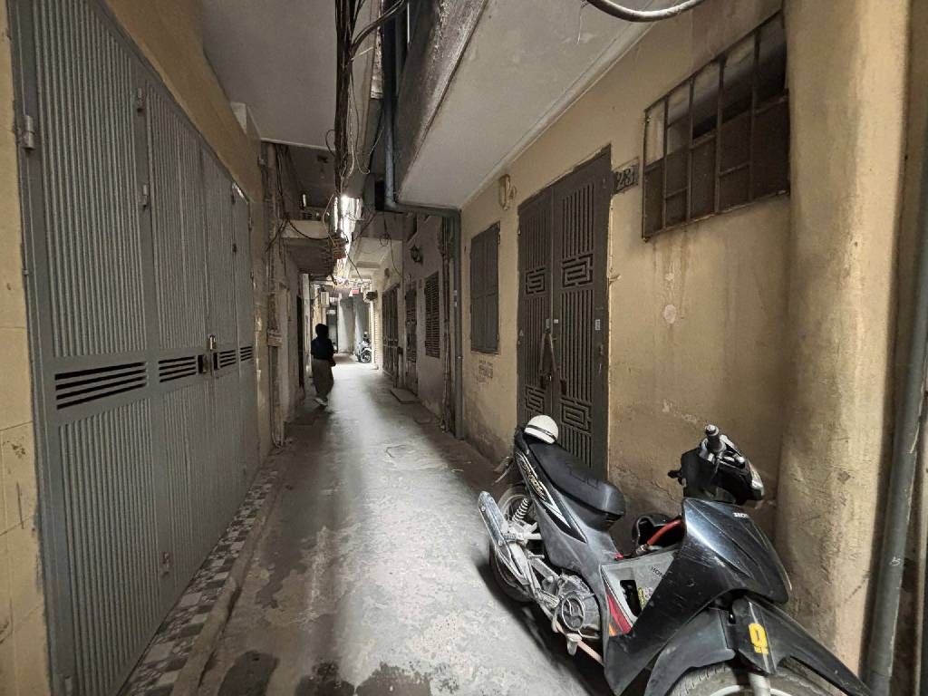 Bán nhà Ngõ Văn Hương - diện tích 15m2 3 tầng - Mặt tiền 4m - giá 4,2 tỷ