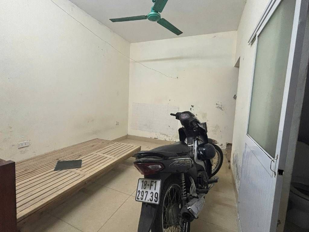 Bán nhà Ngõ Văn Hương - diện tích 15m2 3 tầng - Mặt tiền 4m - giá 4,2 tỷ