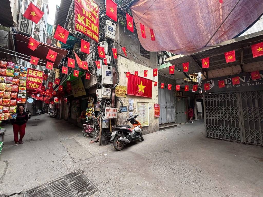 Bán nhà Ngõ Văn Hương - diện tích 15m2 3 tầng - Mặt tiền 4m - giá 4,2 tỷ