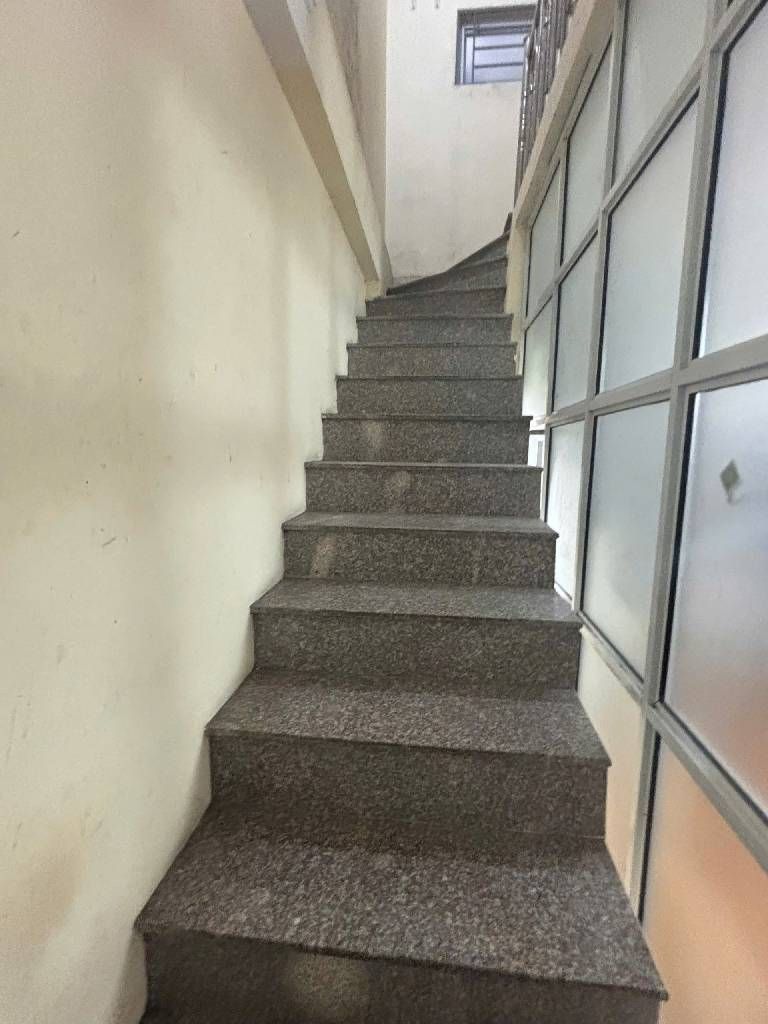 Bán nhà Ngõ Văn Hương - diện tích 15m2 3 tầng - Mặt tiền 4m - giá 4,2 tỷ