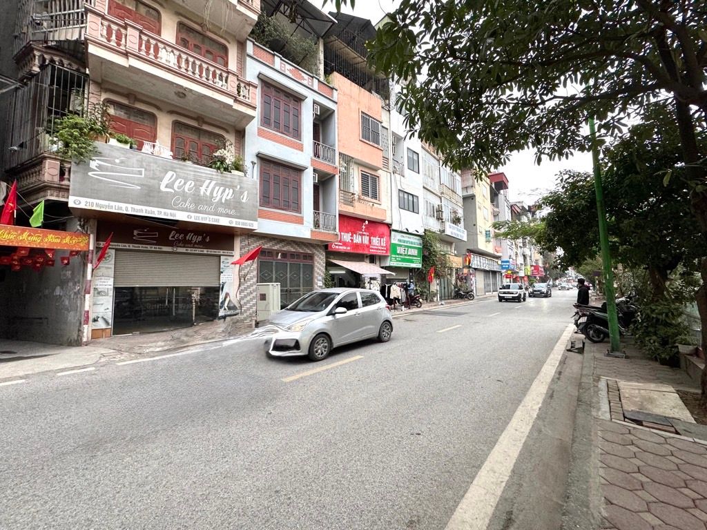 Bán nhà Nguyễn Lân - diện tích 34.5m2 5 tầng - Mặt phố kinh doanh - giá 18,3 tỷ