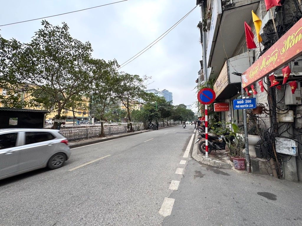 Bán nhà Nguyễn Lân - diện tích 34.5m2 5 tầng - Mặt phố kinh doanh - giá 18,3 tỷ