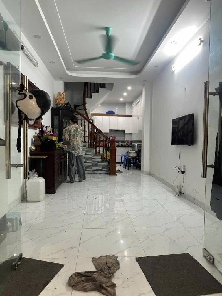 Bán nhà Ngõ Đại Đồng - diện tích 30,5m2 5 tầng - Nhà dân xây chắc chắn - giá 9,35 tỷ