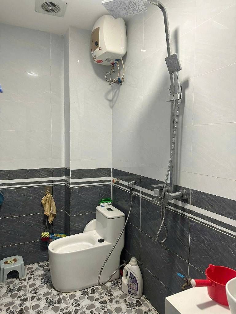 Bán nhà Ngõ Đại Đồng - diện tích 30,5m2 5 tầng - Nhà dân xây chắc chắn - giá 9,35 tỷ