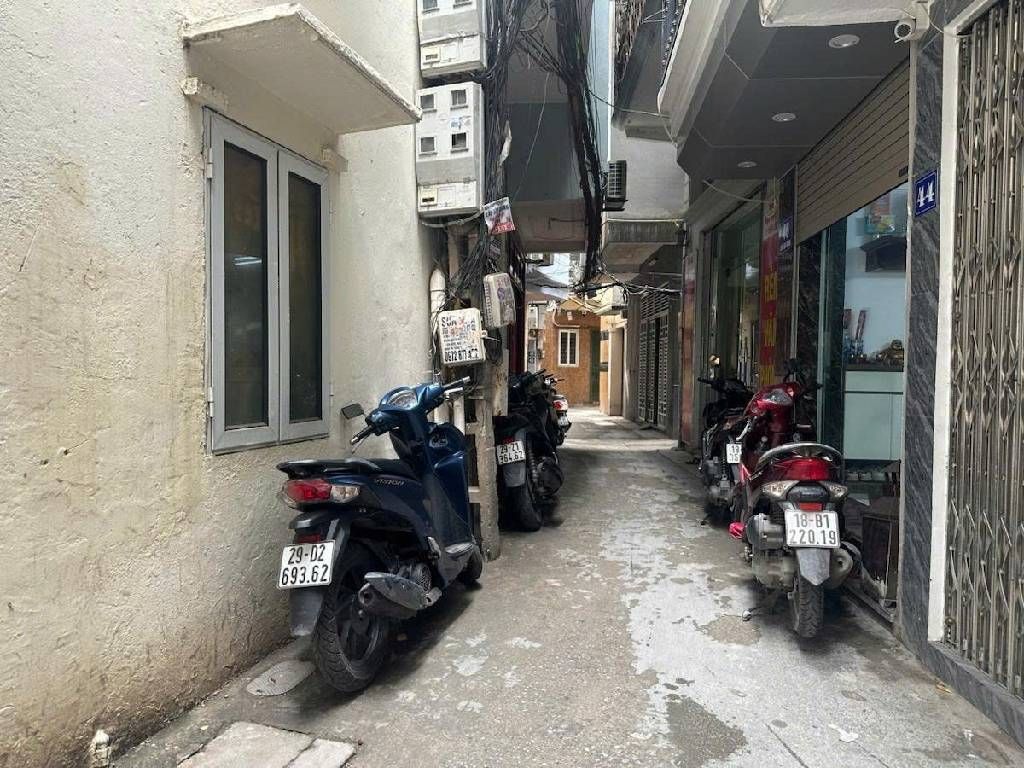 Bán nhà Ngõ Đại Đồng - diện tích 30,5m2 5 tầng - Nhà dân xây chắc chắn - giá 9,35 tỷ