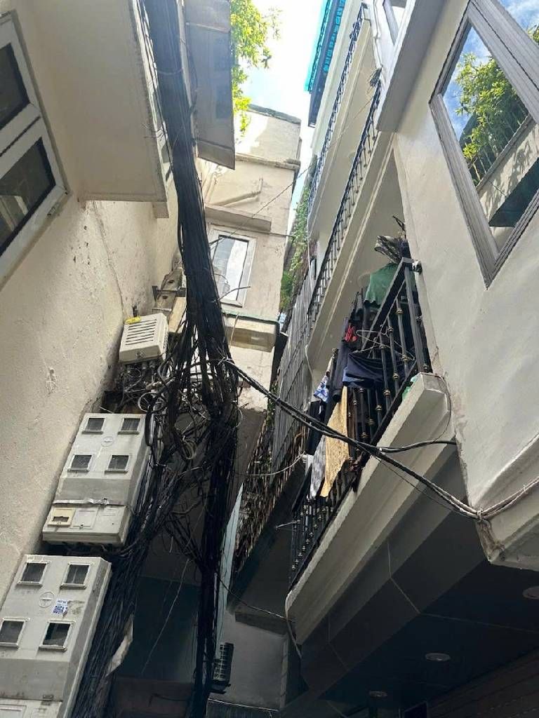 Bán nhà Ngõ Đại Đồng - diện tích 30,5m2 5 tầng - Nhà dân xây chắc chắn - giá 9,35 tỷ