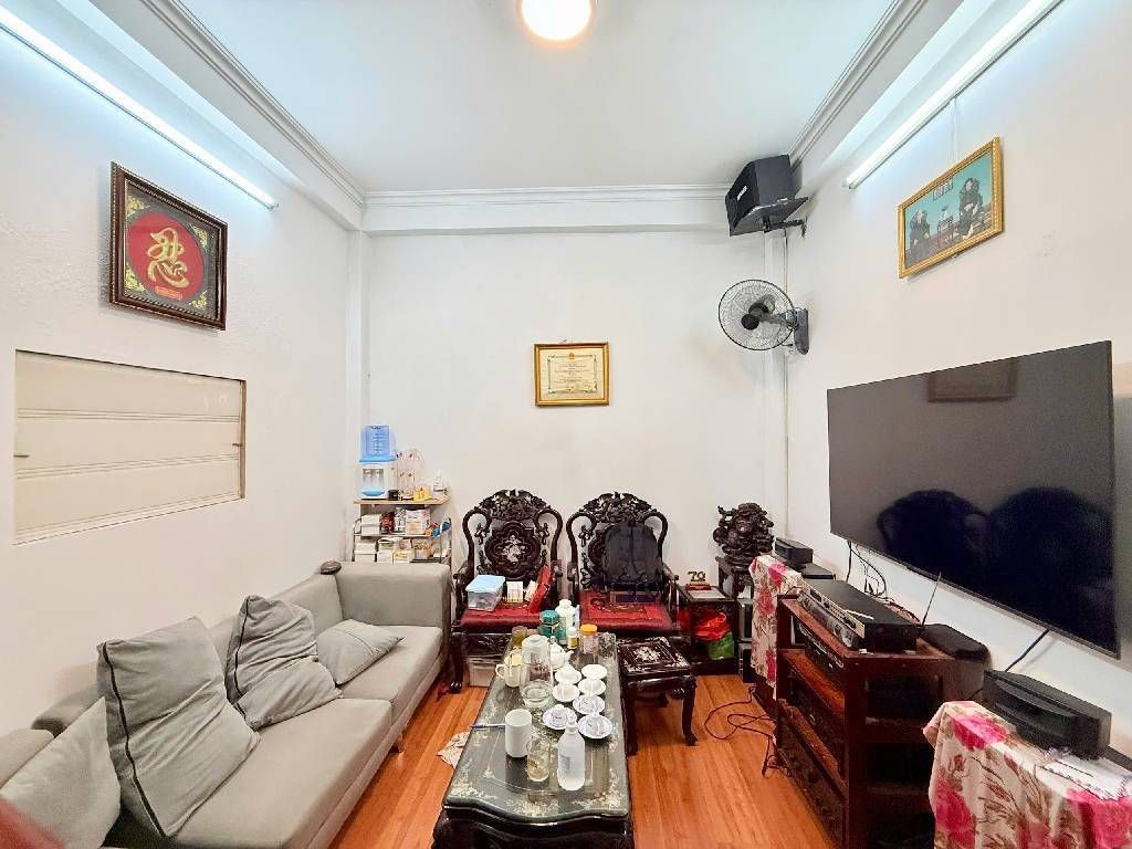 Bán nhà Đê Trần Khát Chân - diện tích 35m2 4 tầng - gần ô tô - giá 9,2 tỷ