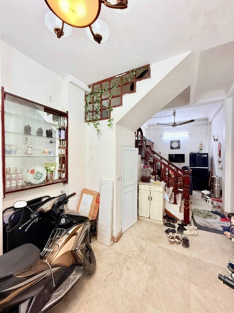 Bán nhà Đê Trần Khát Chân - diện tích 35m2 4 tầng - gần ô tô - giá 9,2 tỷ