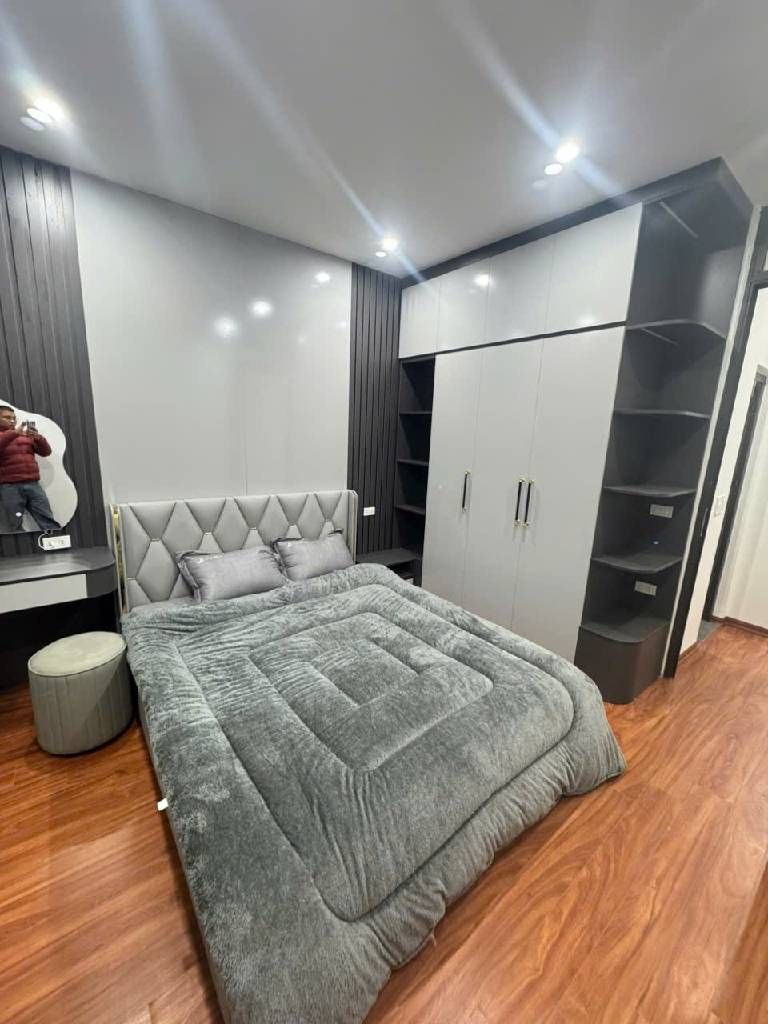 Bán nhà Nguyễn Chí Thanh - diện tích 45m2 5 tầng - Ô TÔ 7 CHỖ VÀO NHÀ - giá 19,9 tỷ