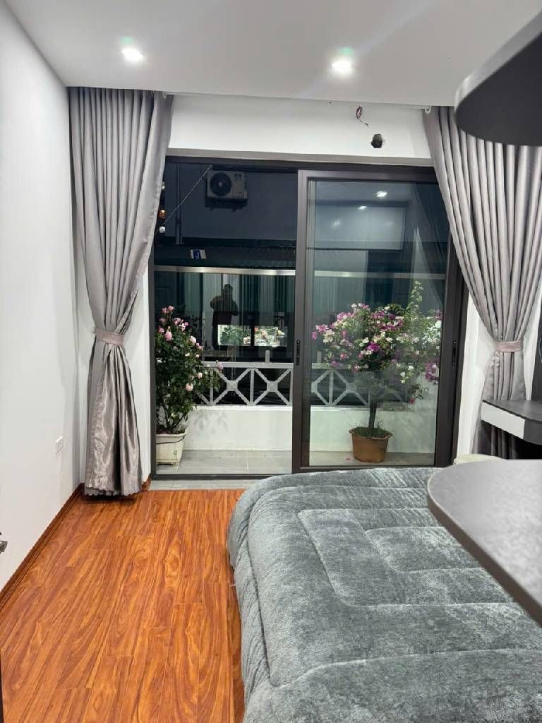 Bán nhà Nguyễn Chí Thanh - diện tích 45m2 5 tầng - Ô TÔ 7 CHỖ VÀO NHÀ - giá 19,9 tỷ