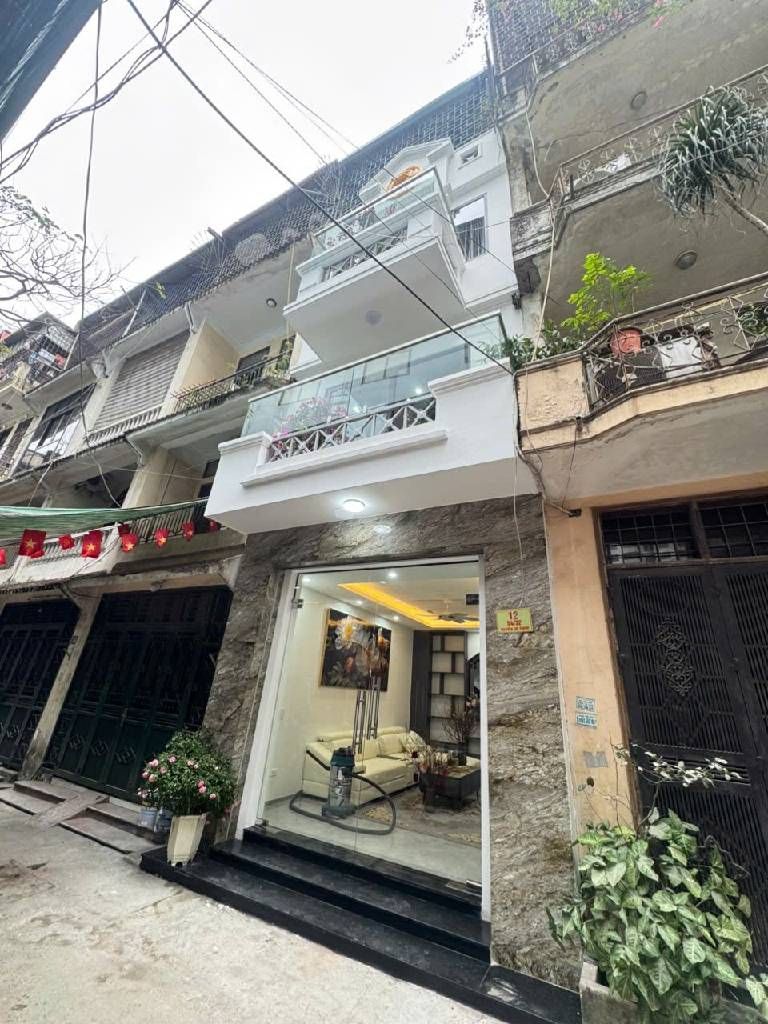 Bán nhà Nguyễn Chí Thanh - diện tích 45m2 5 tầng - Ô TÔ 7 CHỖ VÀO NHÀ - giá 19,9 tỷ