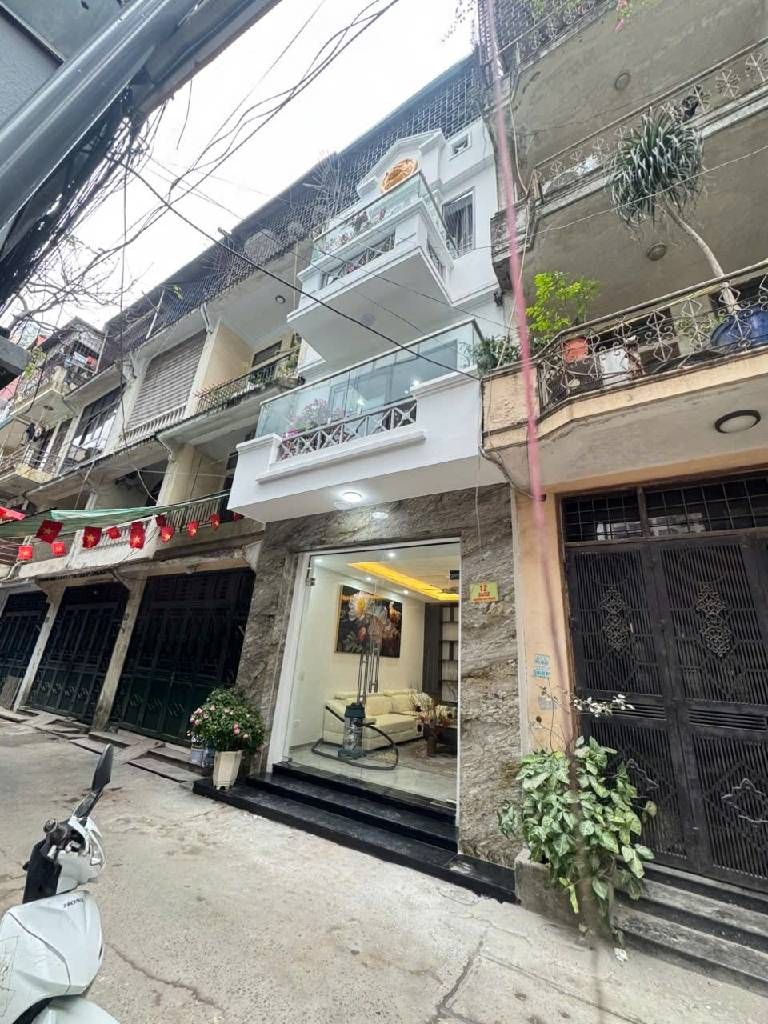 Bán nhà Nguyễn Chí Thanh - diện tích 45m2 5 tầng - Ô TÔ 7 CHỖ VÀO NHÀ - giá 19,9 tỷ