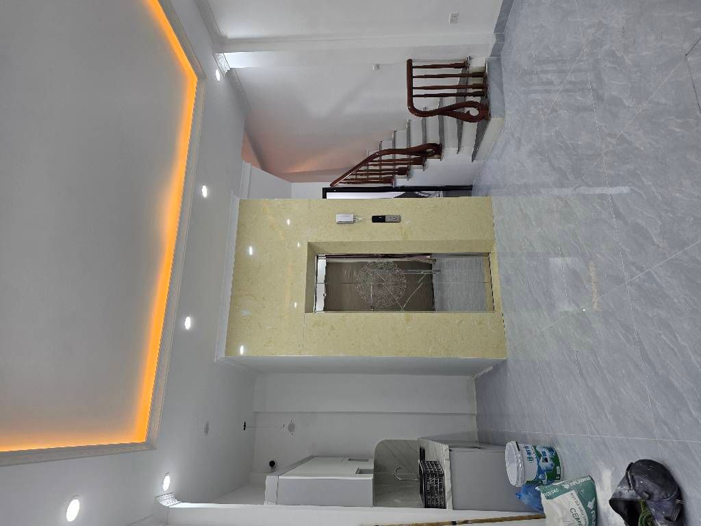 Bán nhà Ngọc Hồi - diện tích 40m2 6 tầng - thang máy - giá 9,5 tỷ